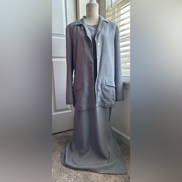 Casual Corner Silk Single Breasted Blazer & Sleeveless Maxi Dress - Picture 3 of 15